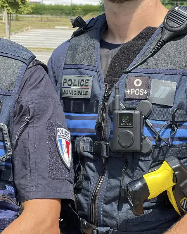 Agenten van de Police Municipale met een ZEPCAM bodycam