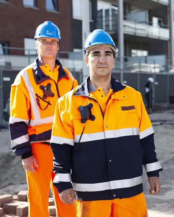 Technische medewerkers met ZEPCAM bodycams op een bouwlocatie